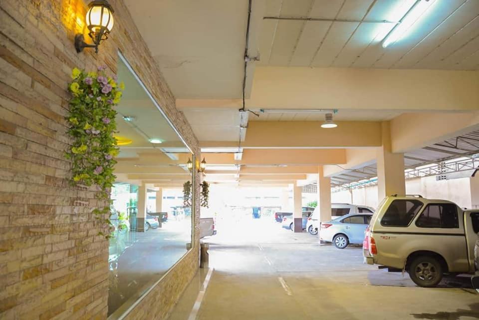 Submukda Phoomplace Hotel موكداهان المظهر الخارجي الصورة