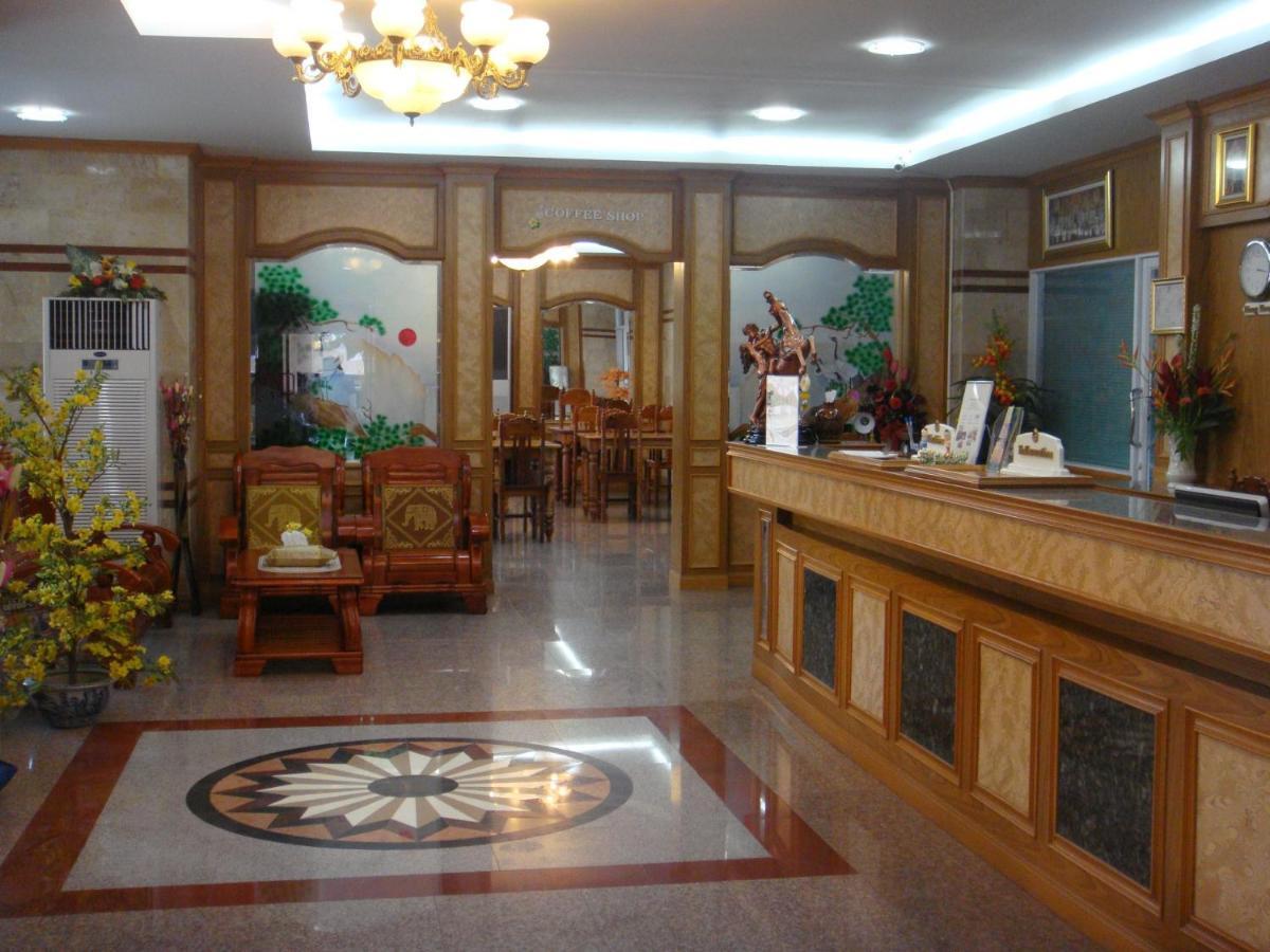 Submukda Phoomplace Hotel موكداهان المظهر الخارجي الصورة