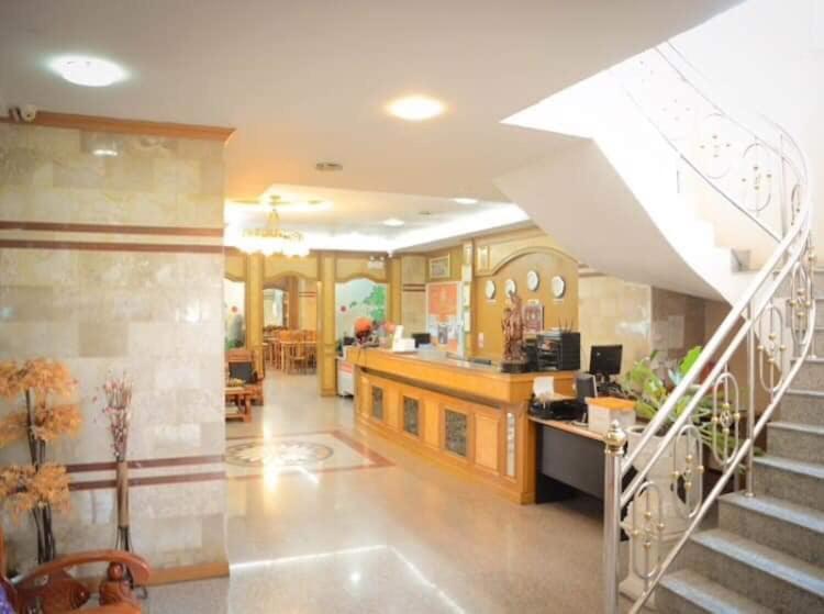Submukda Phoomplace Hotel موكداهان المظهر الخارجي الصورة