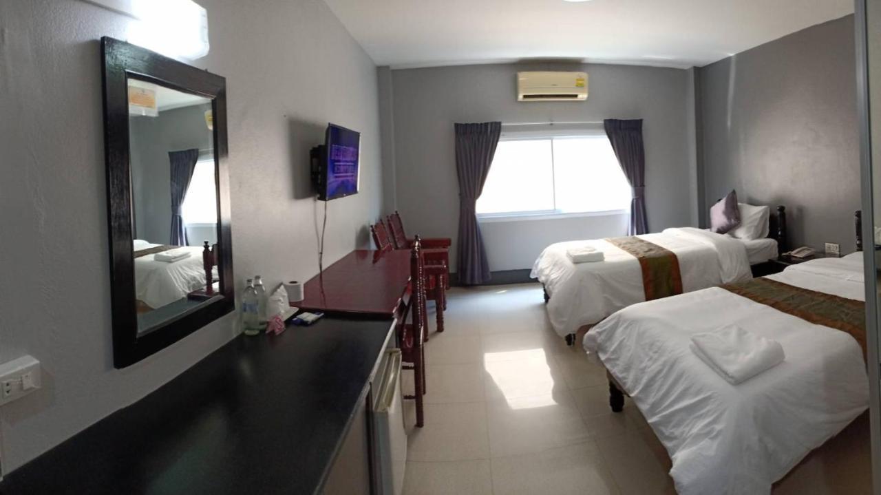 Submukda Phoomplace Hotel موكداهان المظهر الخارجي الصورة