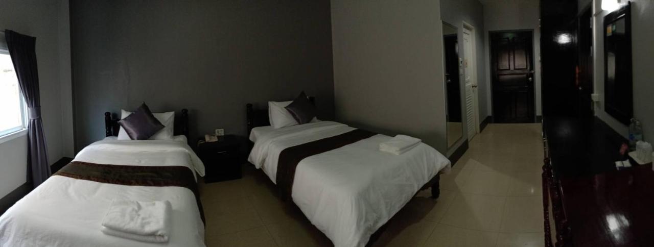 Submukda Phoomplace Hotel موكداهان المظهر الخارجي الصورة