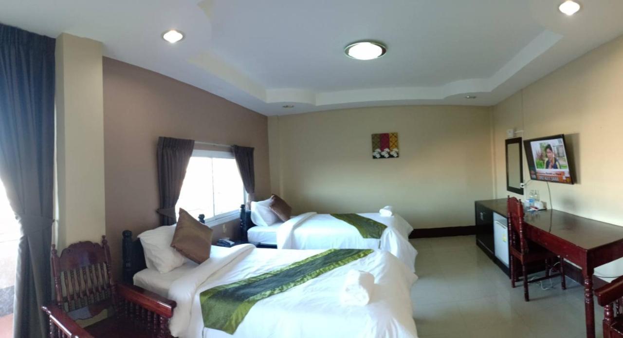 Submukda Phoomplace Hotel موكداهان المظهر الخارجي الصورة