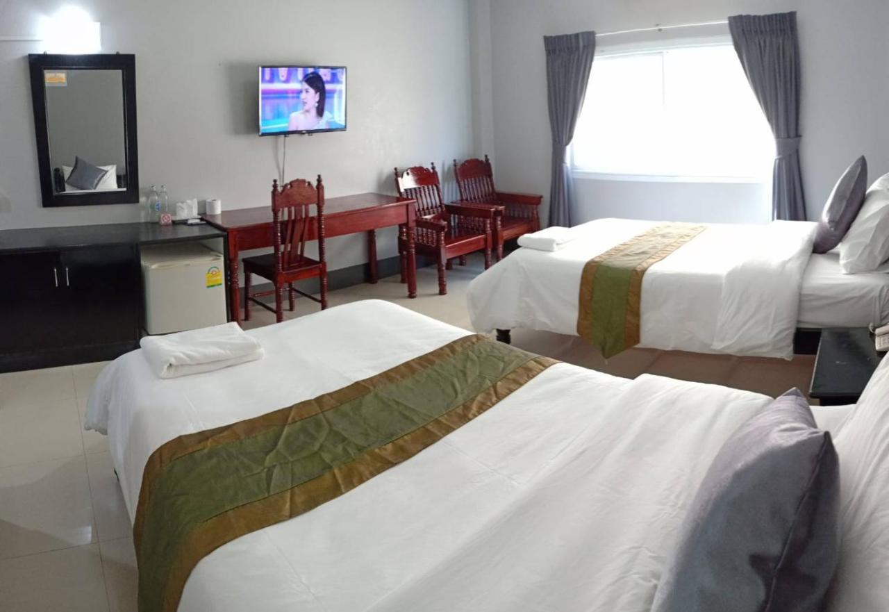 Submukda Phoomplace Hotel موكداهان المظهر الخارجي الصورة