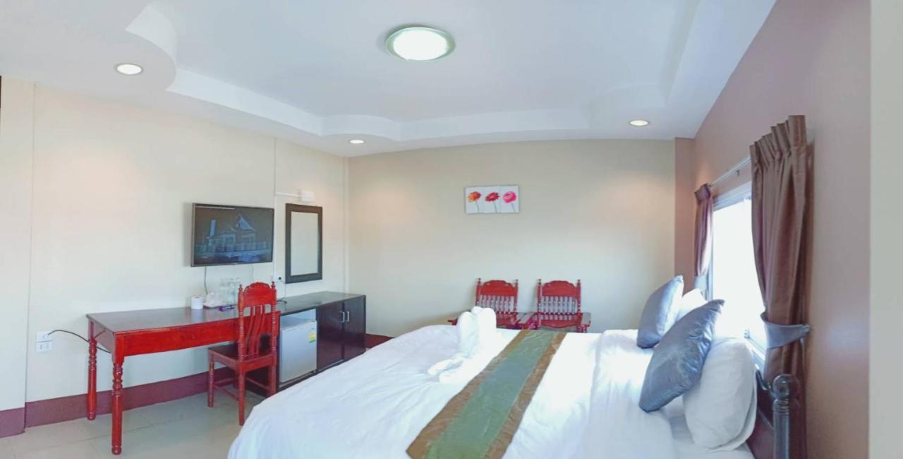 Submukda Phoomplace Hotel موكداهان المظهر الخارجي الصورة
