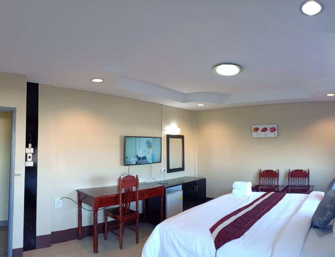 Submukda Phoomplace Hotel موكداهان المظهر الخارجي الصورة