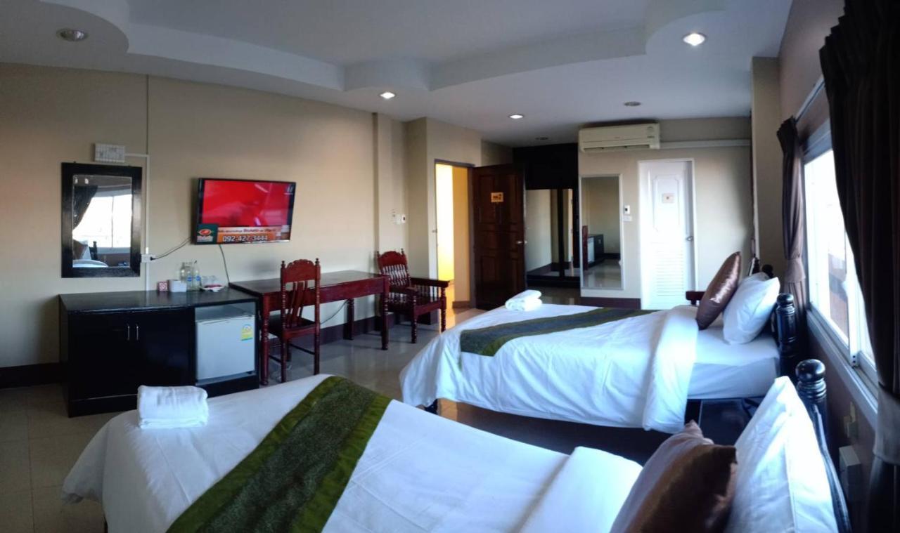 Submukda Phoomplace Hotel موكداهان المظهر الخارجي الصورة