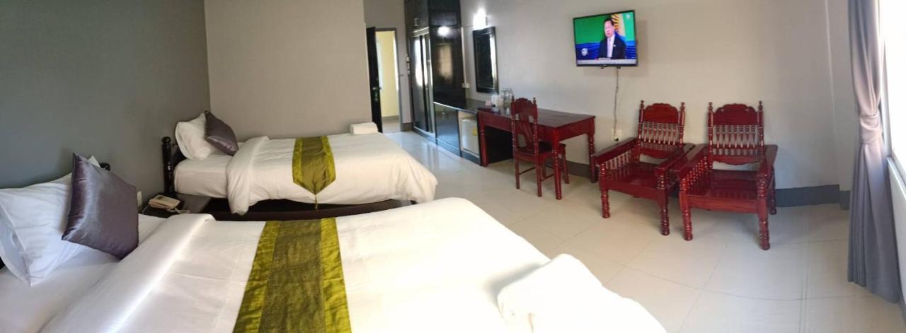 Submukda Phoomplace Hotel موكداهان المظهر الخارجي الصورة