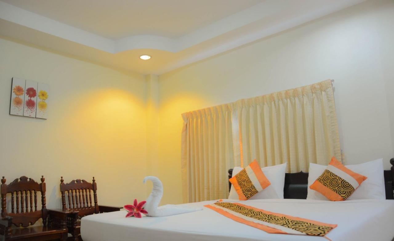 Submukda Phoomplace Hotel موكداهان المظهر الخارجي الصورة