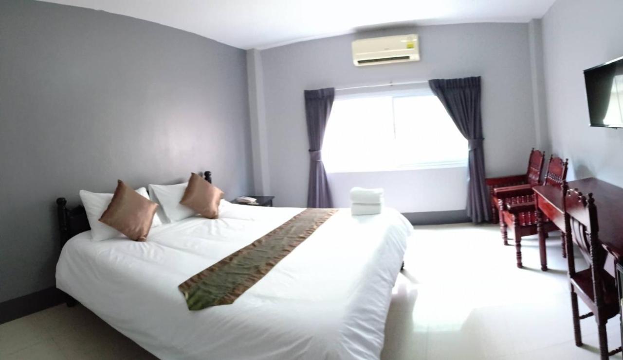 Submukda Phoomplace Hotel موكداهان المظهر الخارجي الصورة