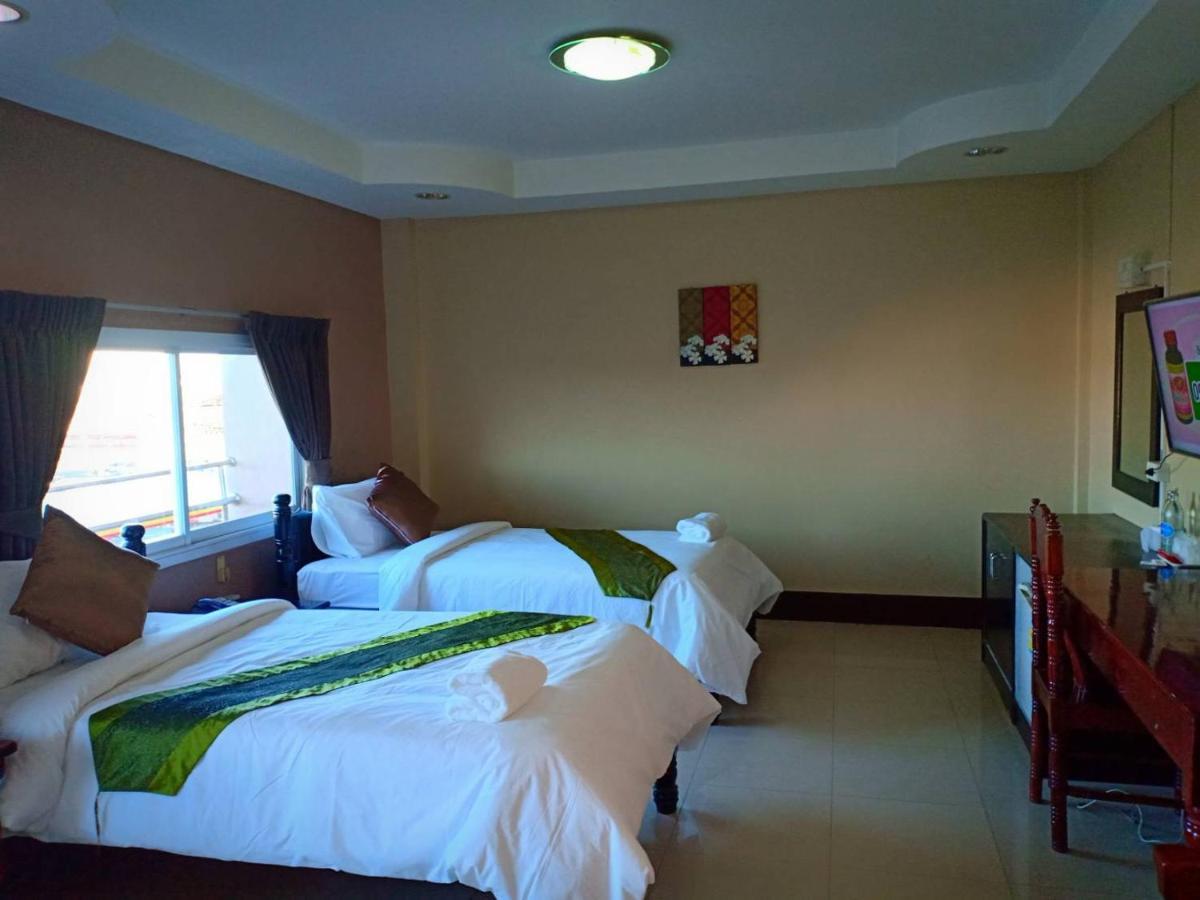 Submukda Phoomplace Hotel موكداهان المظهر الخارجي الصورة