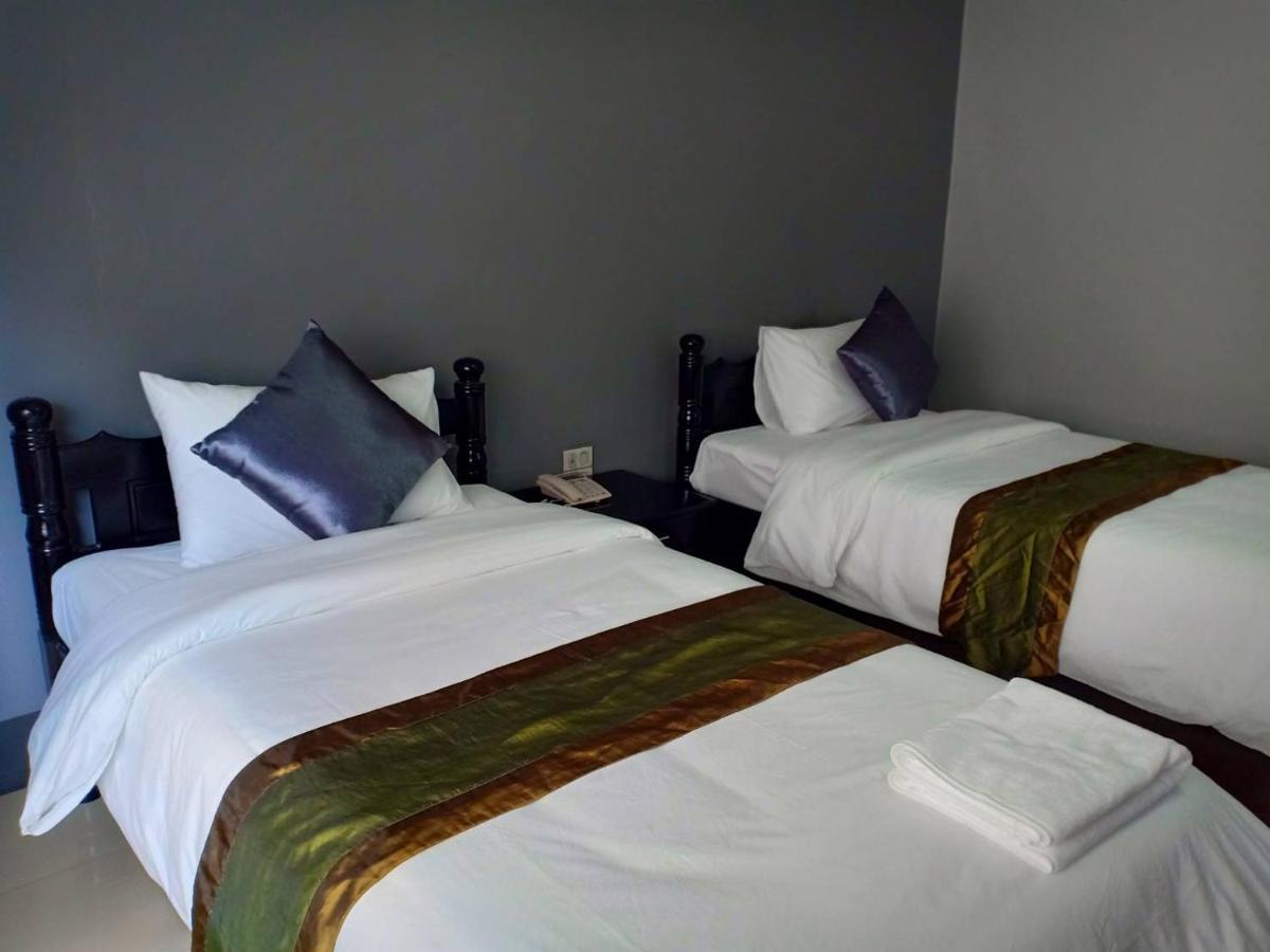 Submukda Phoomplace Hotel موكداهان المظهر الخارجي الصورة