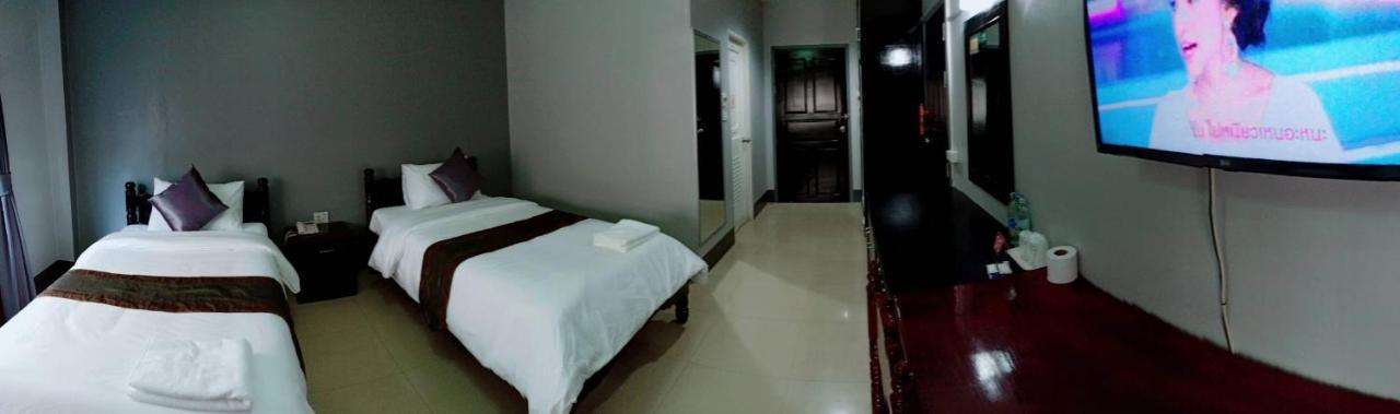 Submukda Phoomplace Hotel موكداهان المظهر الخارجي الصورة