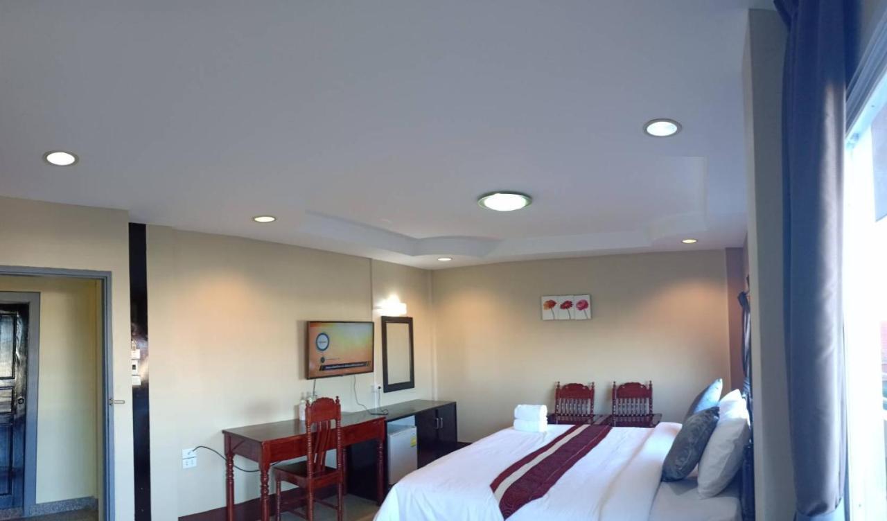 Submukda Phoomplace Hotel موكداهان المظهر الخارجي الصورة